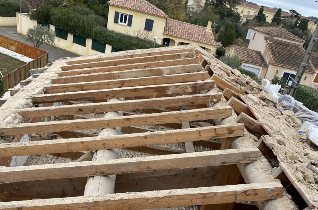 Rénovation Totale de Toiture : Assurez la Sécurité et la Durabilité de Votre Maison